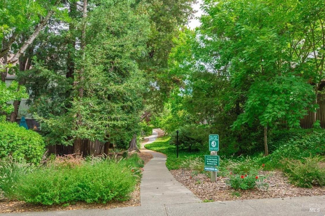 Detail Gallery Image 34 of 34 For 1367 Sylvan Ct, Healdsburg,  CA 95448 - 3 Beds | 2/1 Baths