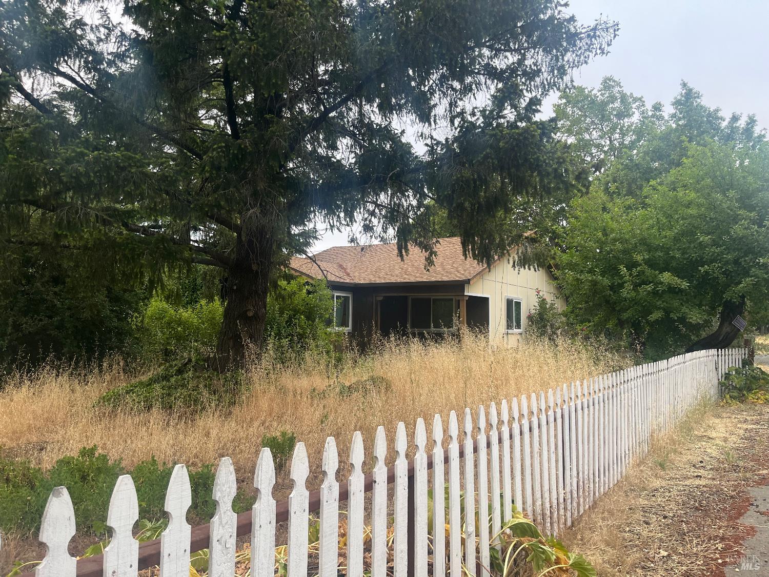 Detail Gallery Image 1 of 1 For 1418 Dutton Ave, Santa Rosa,  CA 95407 - 2 Beds | 1/1 Baths
