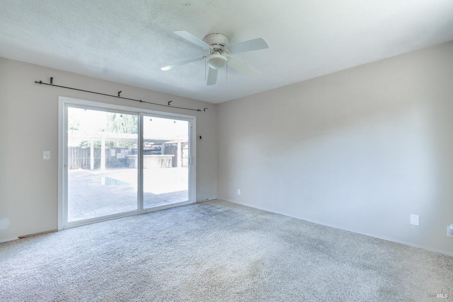 Detail Gallery Image 15 of 46 For 255 Alderglen Dr, Dixon,  CA 95620 - 4 Beds | 2 Baths