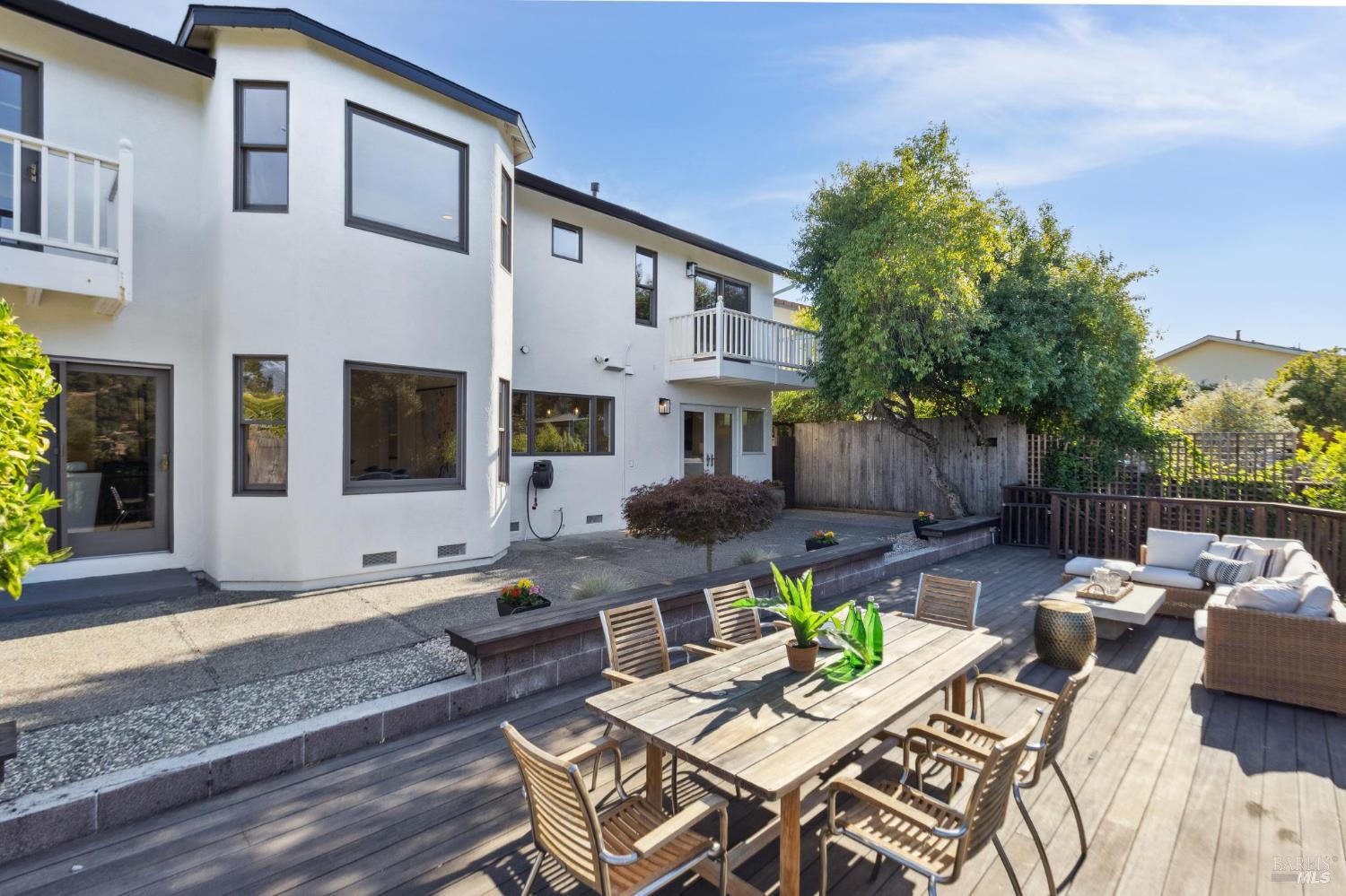 Detail Gallery Image 7 of 58 For 467 Cedar Hill Dr, San Rafael,  CA 94903 - 5 Beds | 3 Baths