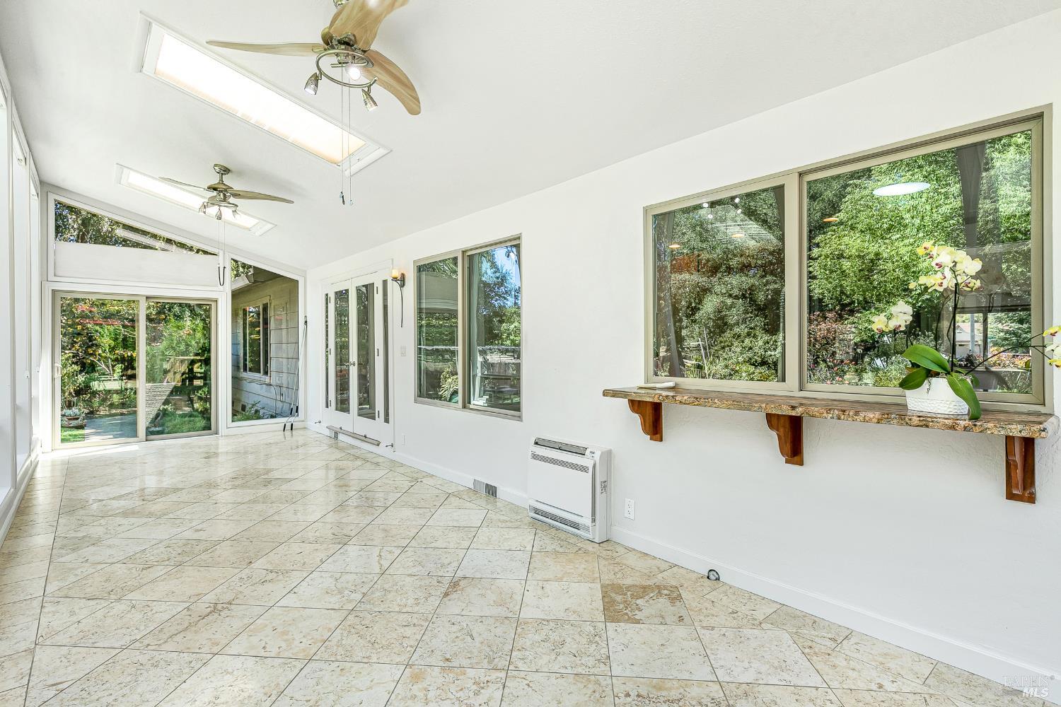 Detail Gallery Image 40 of 63 For 8862 Oak Trail Pl, Santa Rosa,  CA 95409 - 2 Beds | 2 Baths