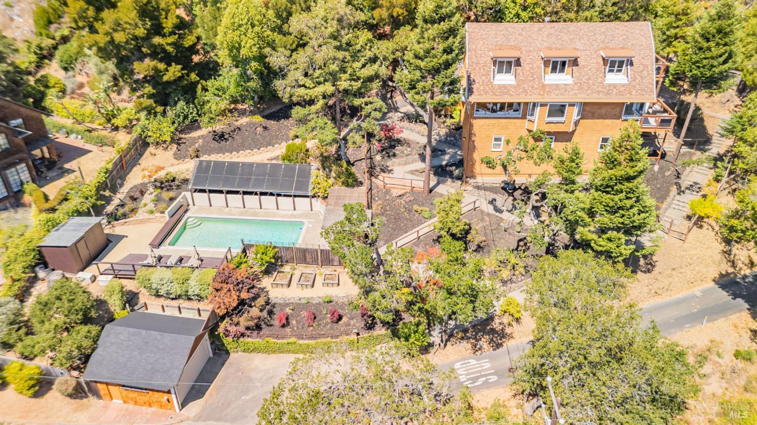 Detail Gallery Image 4 of 37 For 47 Coronet Ave, Mill Valley,  CA 94941 - 5 Beds | 4 Baths