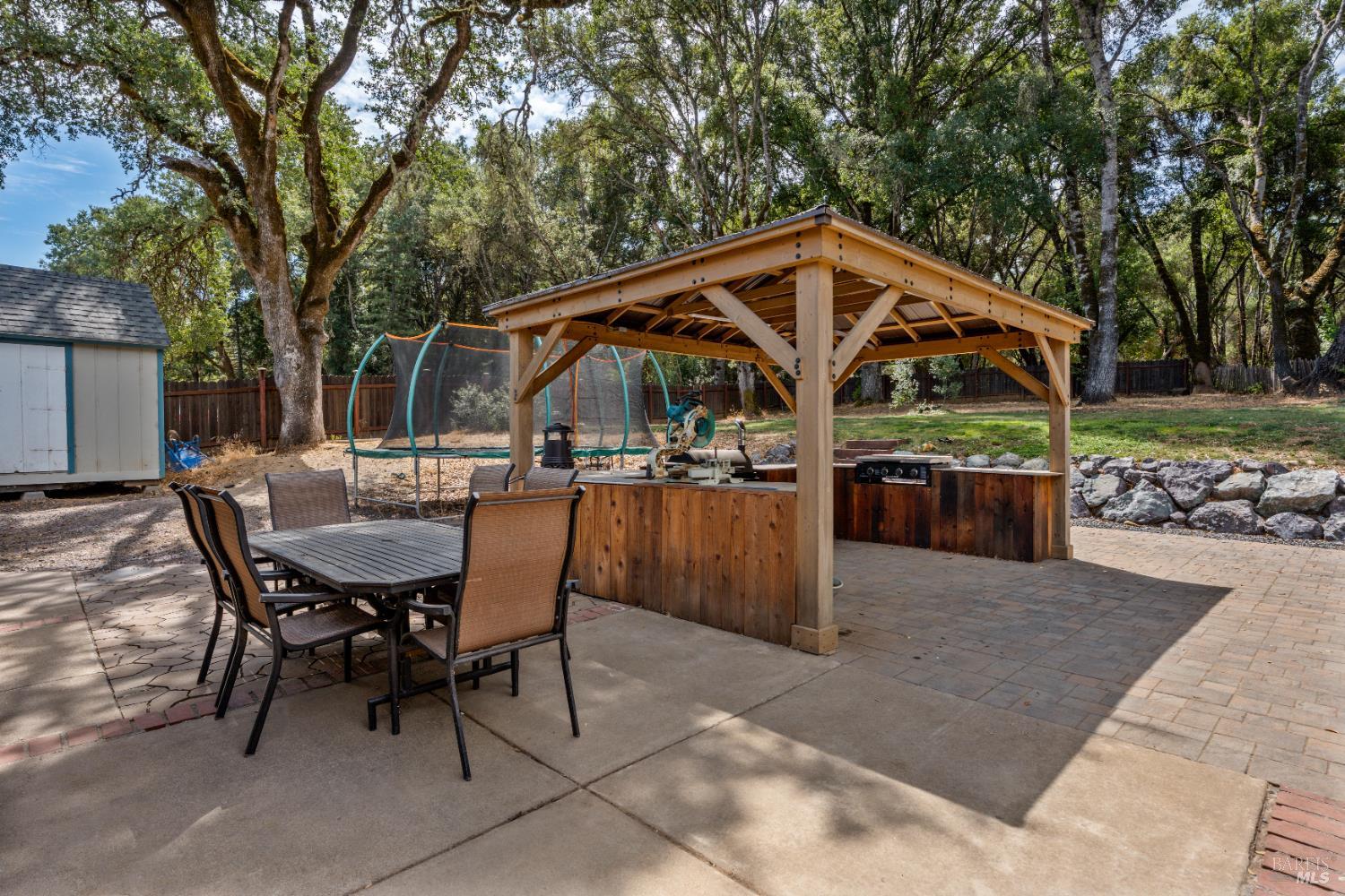 Detail Gallery Image 17 of 30 For 9510 W Side Potter Valley Rd, Potter Valley,  CA 95469 - 3 Beds | 2 Baths