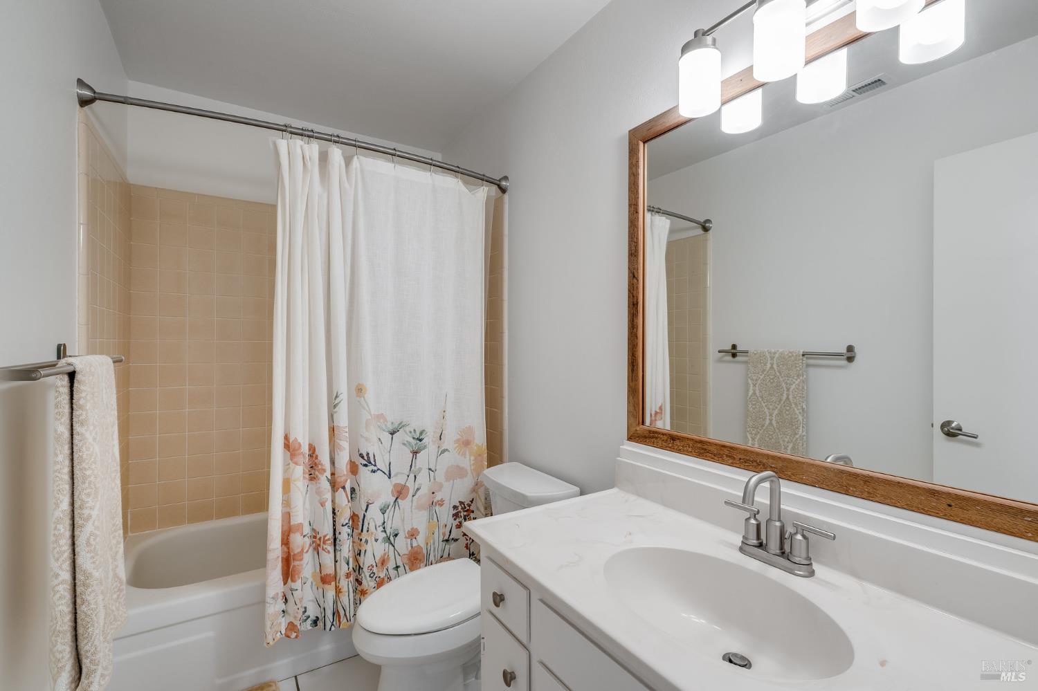 Detail Gallery Image 16 of 27 For 921 1st St, Sonoma,  CA 95476 - 2 Beds | 2 Baths