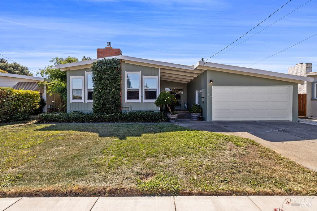 Detail Gallery Image 2 of 59 For 429 Greenbach St, Napa,  CA 94559 - 3 Beds | 2 Baths