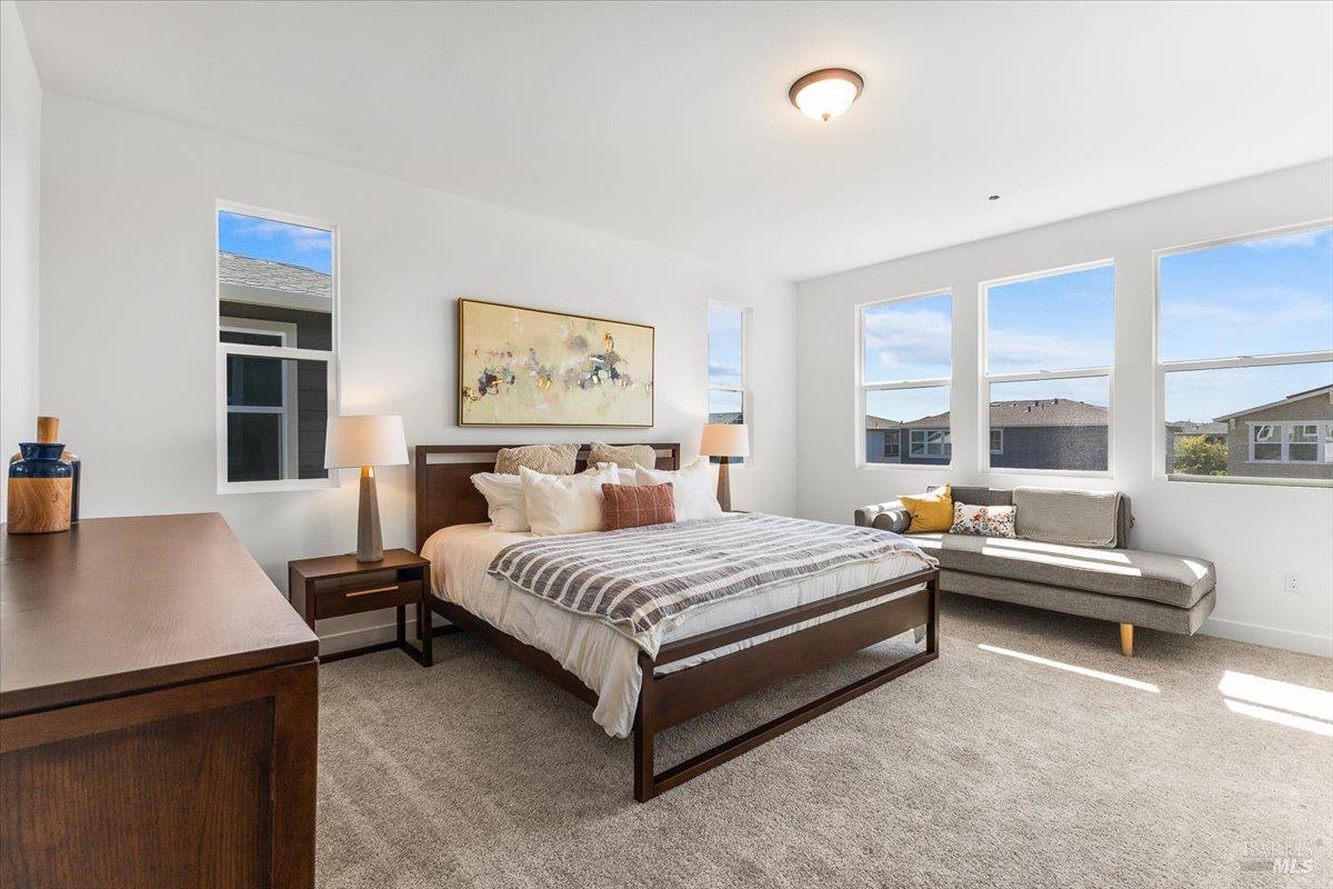 Detail Gallery Image 11 of 31 For 7305 Willowglen Dr, Rohnert Park,  CA 94928 - 4 Beds | 3/1 Baths