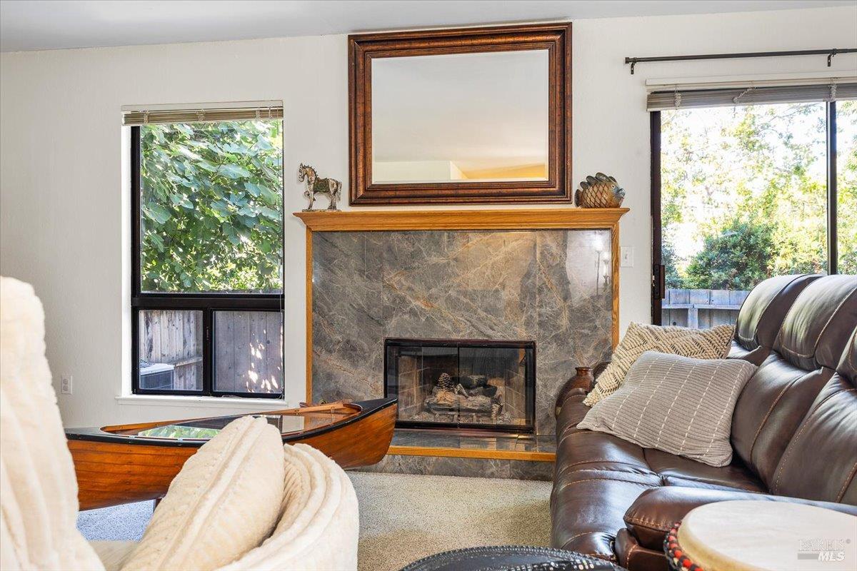 Detail Gallery Image 9 of 34 For 1367 Sylvan Ct, Healdsburg,  CA 95448 - 3 Beds | 2/1 Baths