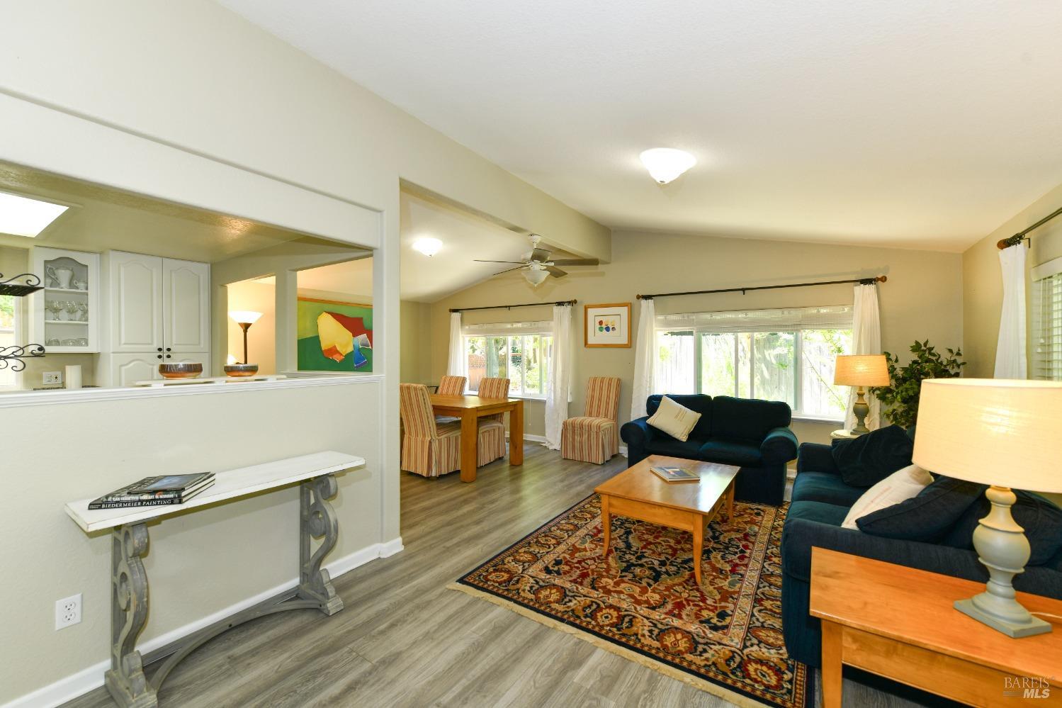 Detail Gallery Image 4 of 35 For 4 La Canada Ct, Saint Helena,  CA 94574 - 2 Beds | 2 Baths