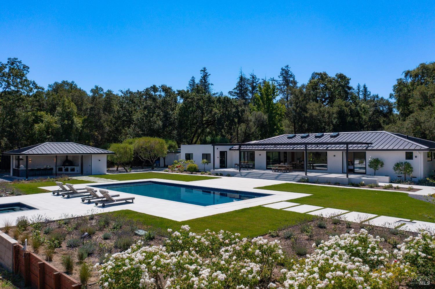 Detail Gallery Image 30 of 44 For 13671 Chalk Hill Rd, Healdsburg,  CA 95448 - 3 Beds | 3 Baths