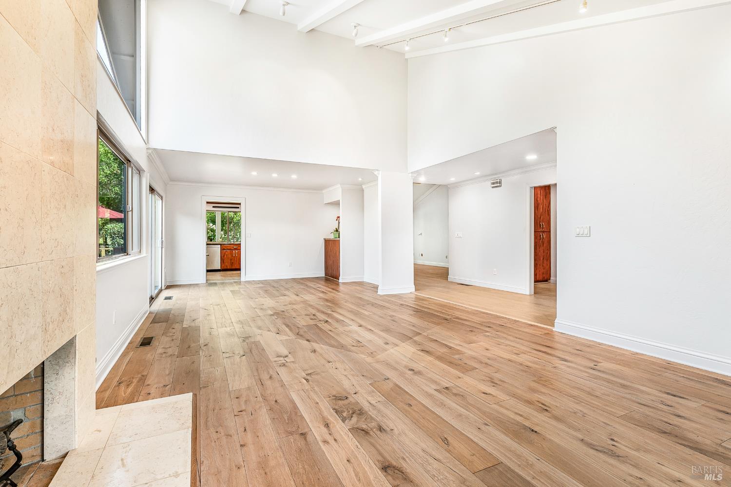 Detail Gallery Image 7 of 63 For 8862 Oak Trail Pl, Santa Rosa,  CA 95409 - 2 Beds | 2 Baths