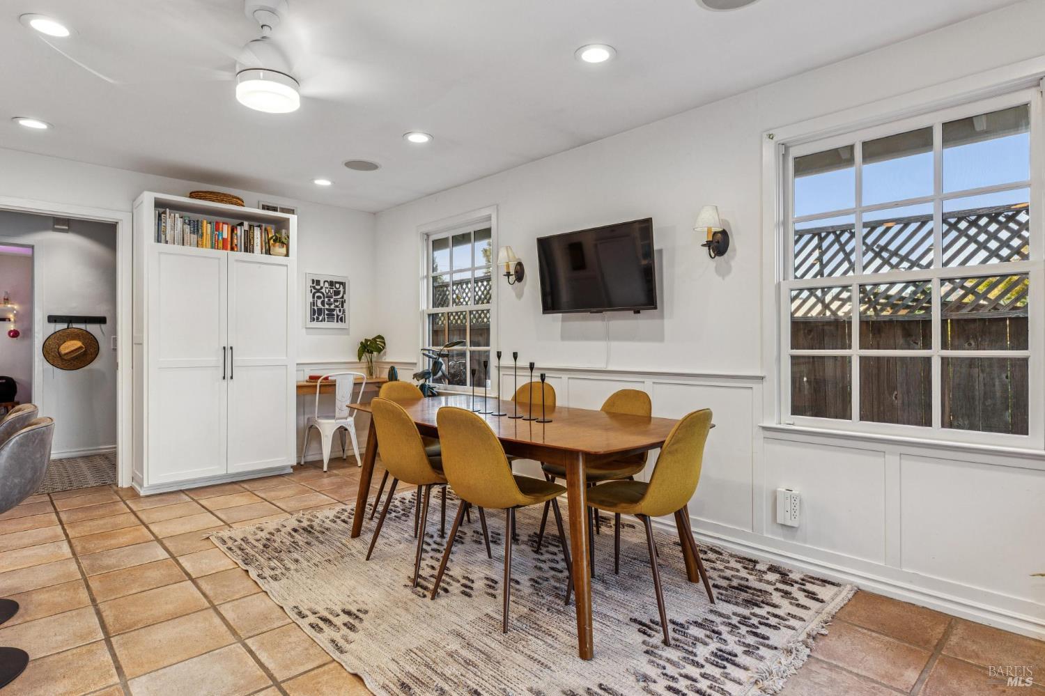 Detail Gallery Image 13 of 51 For 770 Eucalyptus Ave, Novato,  CA 94947 - 3 Beds | 2 Baths