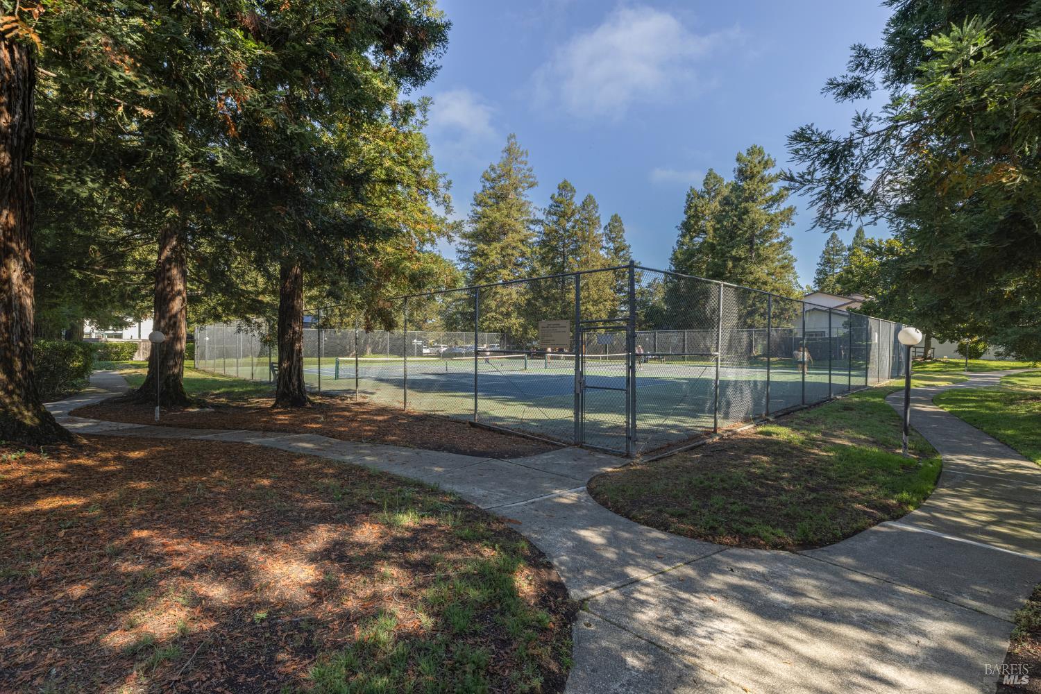 Detail Gallery Image 28 of 43 For 601 Marylyn Cir, Petaluma,  CA 94954 - 3 Beds | 2 Baths