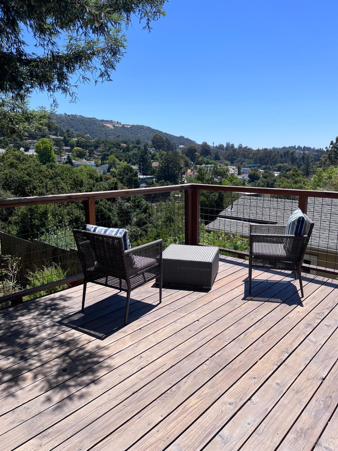 Detail Gallery Image 14 of 25 For 4538 Tulip Ave, Oakland,  CA 94619 - 3 Beds | 2 Baths