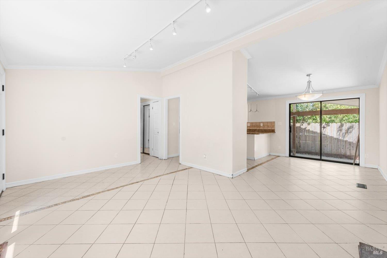Detail Gallery Image 17 of 44 For 2195 Delpha Dr, Napa,  CA 94558 - 3 Beds | 2 Baths