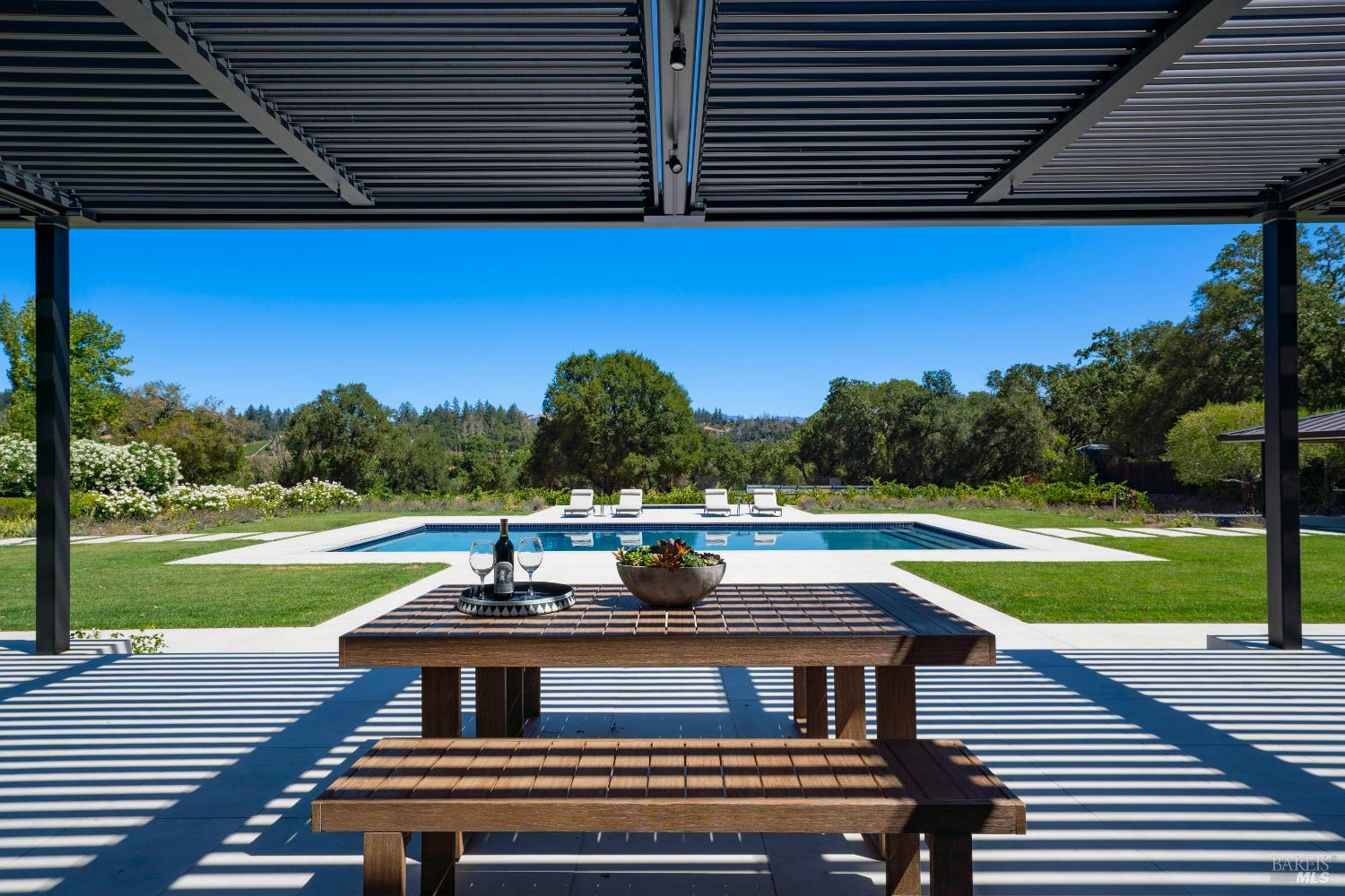 Detail Gallery Image 33 of 44 For 13671 Chalk Hill Rd, Healdsburg,  CA 95448 - 3 Beds | 3 Baths