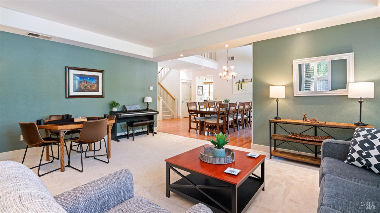 Detail Gallery Image 8 of 53 For 126 Savannah Way, Windsor,  CA 95492 - 4 Beds | 3/1 Baths