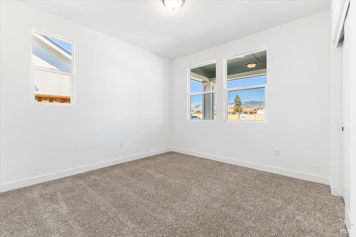 Detail Gallery Image 18 of 31 For 7305 Willowglen Dr, Rohnert Park,  CA 94928 - 4 Beds | 3/1 Baths