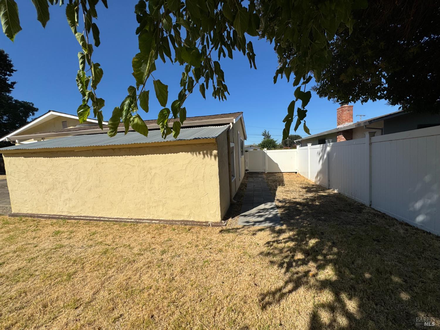 Detail Gallery Image 43 of 45 For 2040 Las Lomas Ct, Concord,  CA 94519 - 3 Beds | 2 Baths