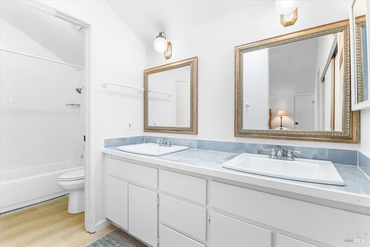 Detail Gallery Image 19 of 34 For 1367 Sylvan Ct, Healdsburg,  CA 95448 - 3 Beds | 2/1 Baths