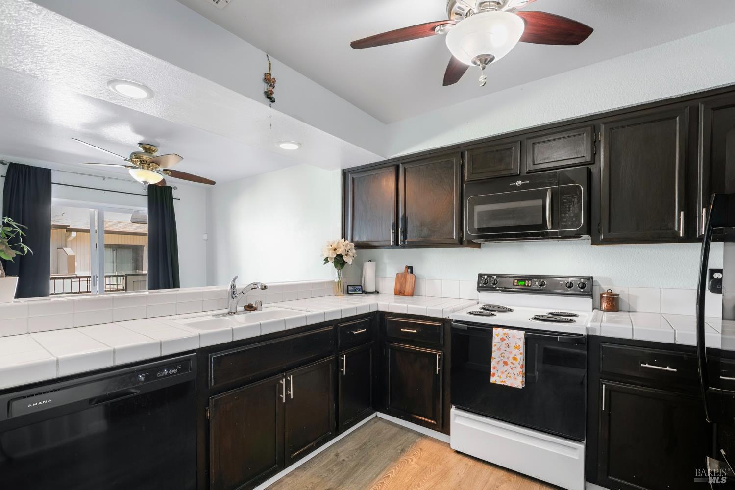 Detail Gallery Image 11 of 25 For 1 Frisbie St #415,  Vallejo,  CA 94590 - 2 Beds | 1/1 Baths