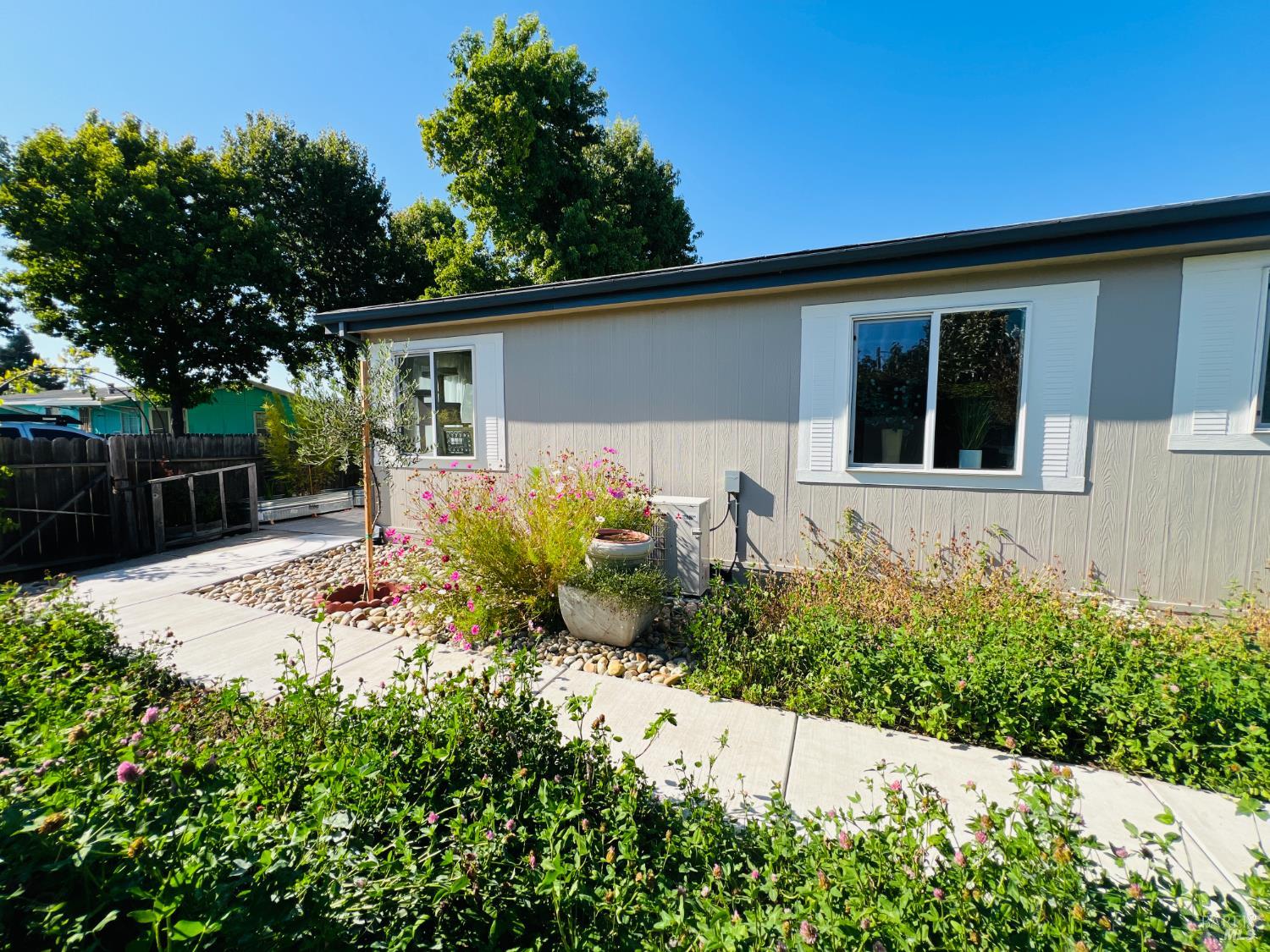 Detail Gallery Image 43 of 57 For 94 Leisure Park Cir, Santa Rosa,  CA 95401 - 3 Beds | 2 Baths