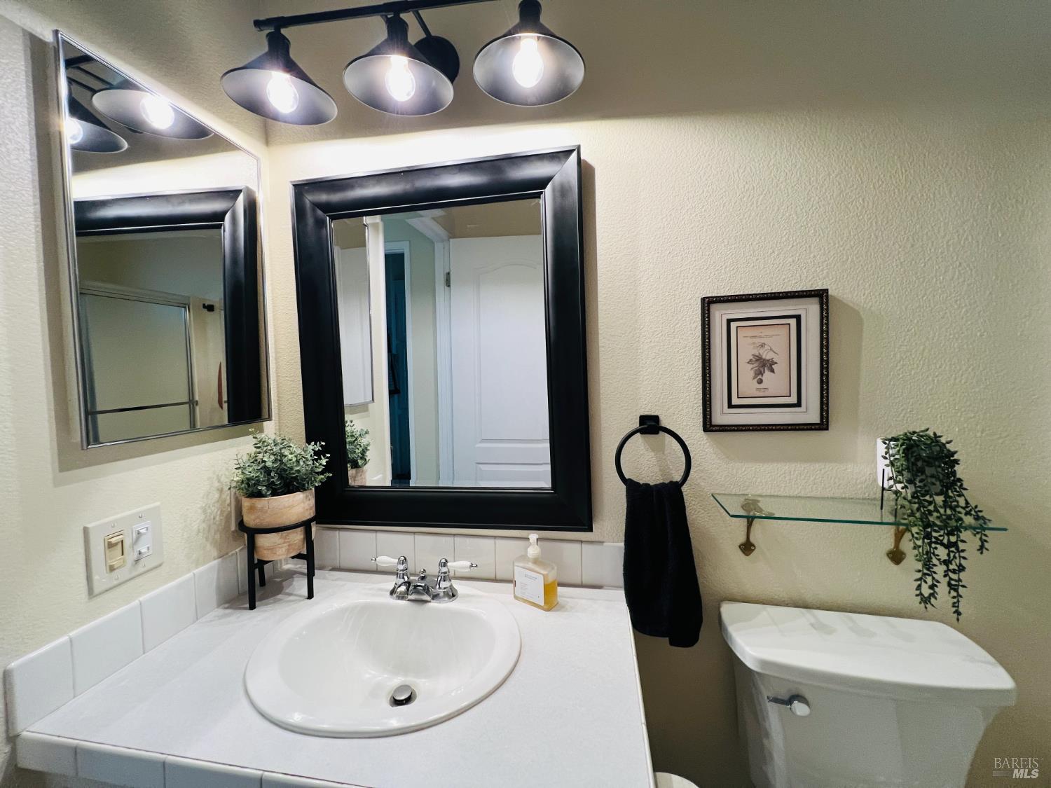 Detail Gallery Image 31 of 57 For 94 Leisure Park Cir, Santa Rosa,  CA 95401 - 3 Beds | 2 Baths