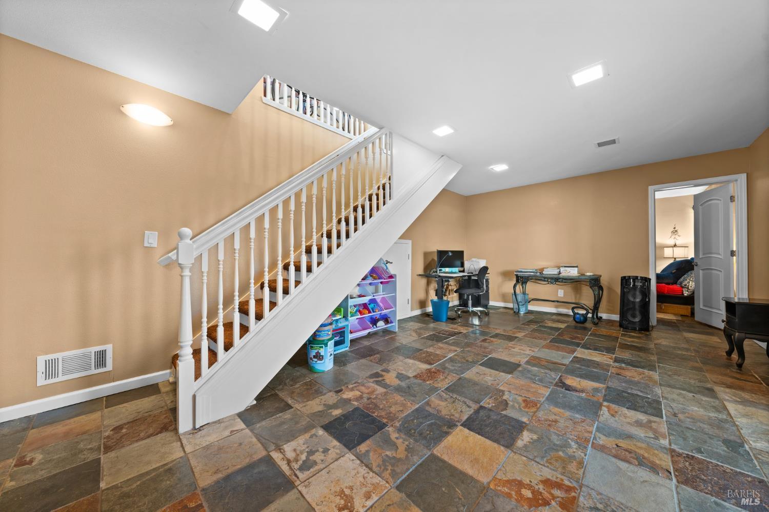 Detail Gallery Image 34 of 66 For 147 Acacia Way, Vallejo,  CA 94591 - 4 Beds | 2/1 Baths
