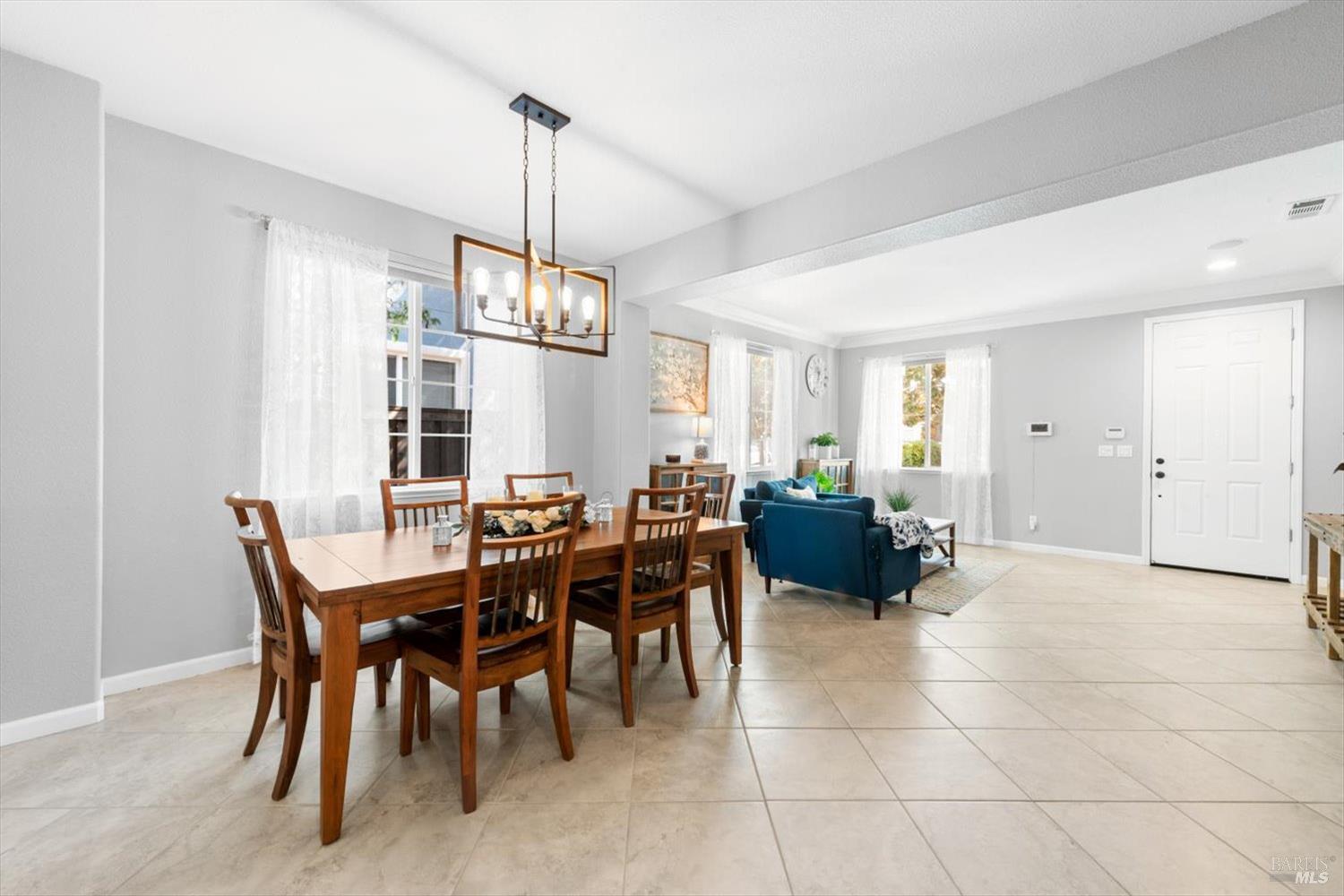 Detail Gallery Image 11 of 67 For 424 Cache Ct, Vacaville,  CA 95688 - 4 Beds | 3 Baths