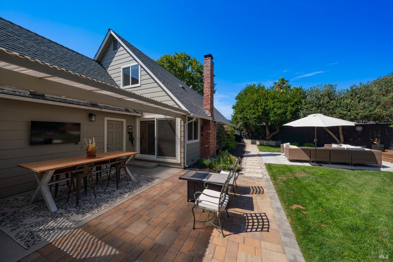 Detail Gallery Image 14 of 32 For 1929 Eleanor Dr, Santa Rosa,  CA 95404 - 3 Beds | 2/1 Baths