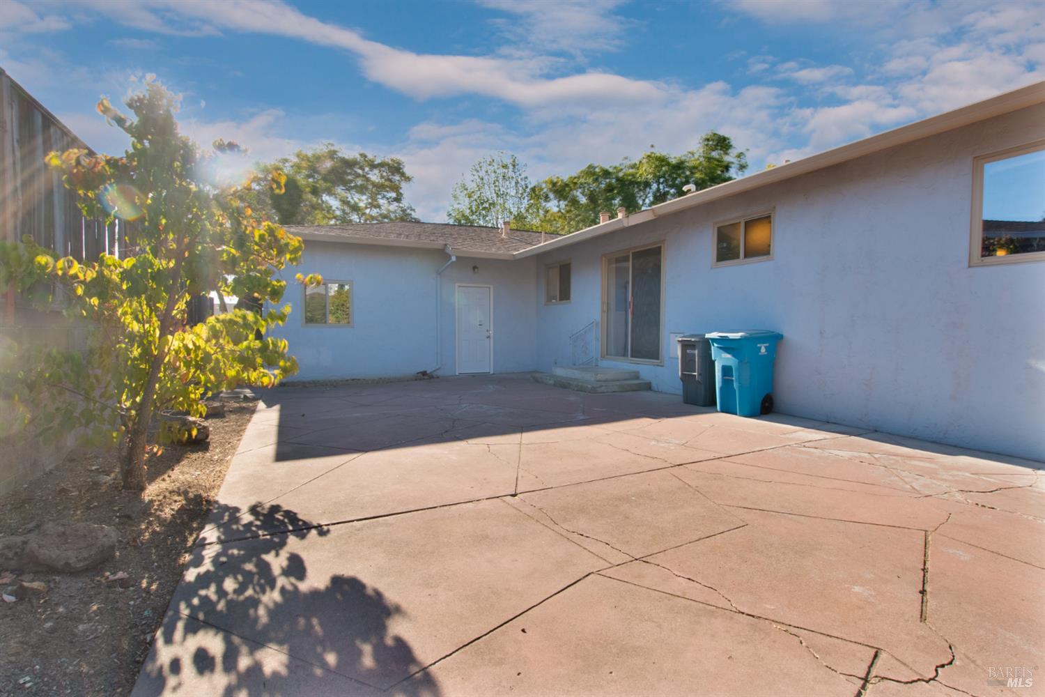 Detail Gallery Image 28 of 39 For 112 Fairfax Ct, Vallejo,  CA 94591 - 3 Beds | 2 Baths