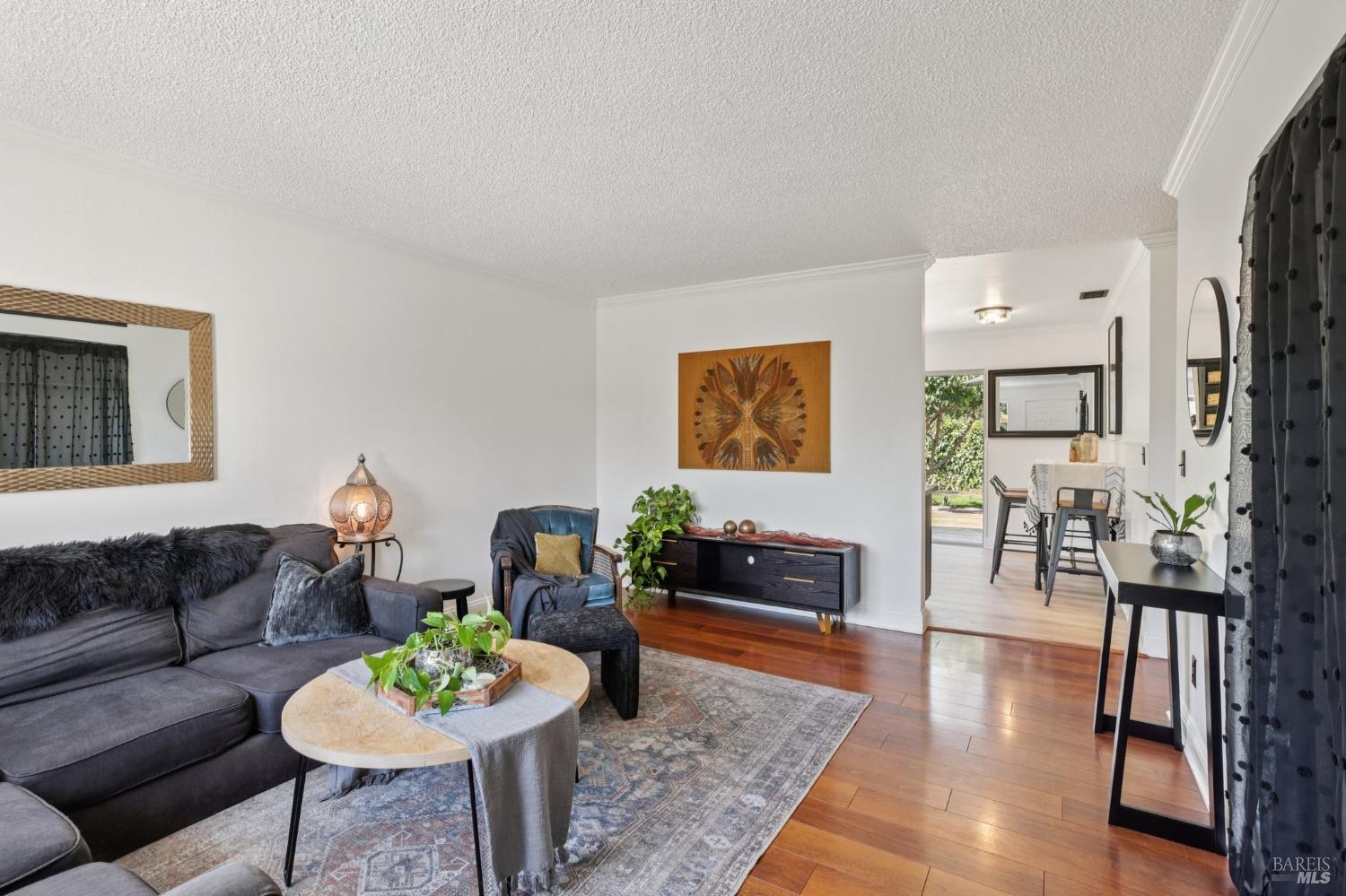 Detail Gallery Image 6 of 41 For 1364 Garmont Ct, Rohnert Park,  CA 94928 - 3 Beds | 2 Baths