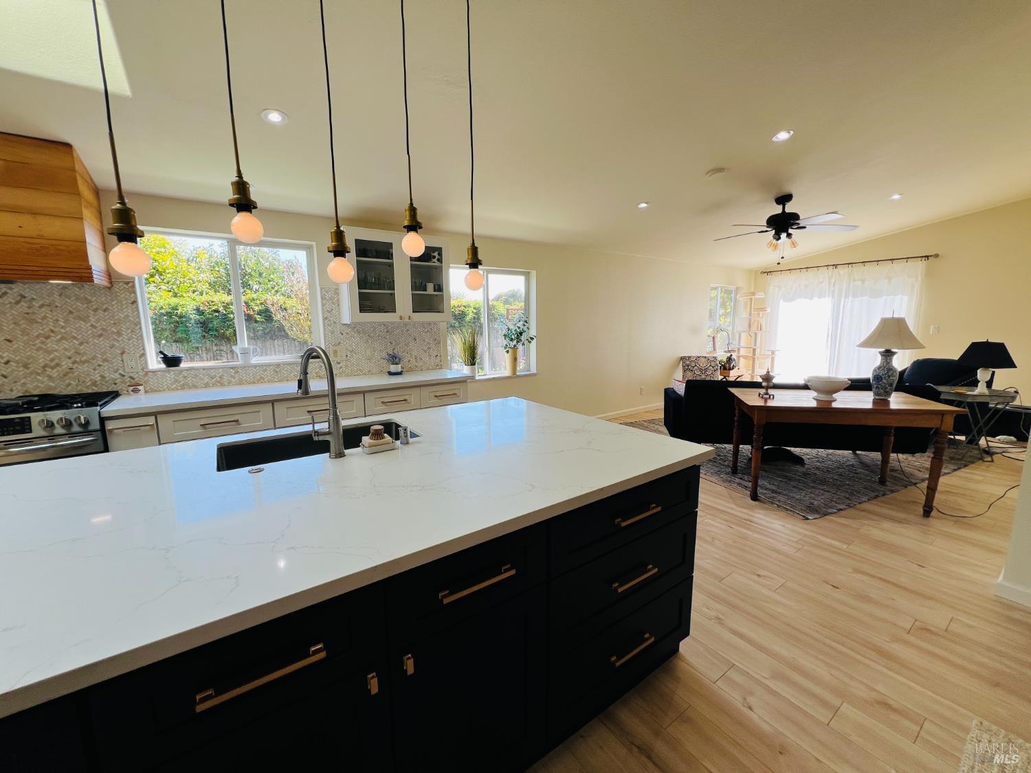 Detail Gallery Image 14 of 57 For 94 Leisure Park Cir, Santa Rosa,  CA 95401 - 3 Beds | 2 Baths