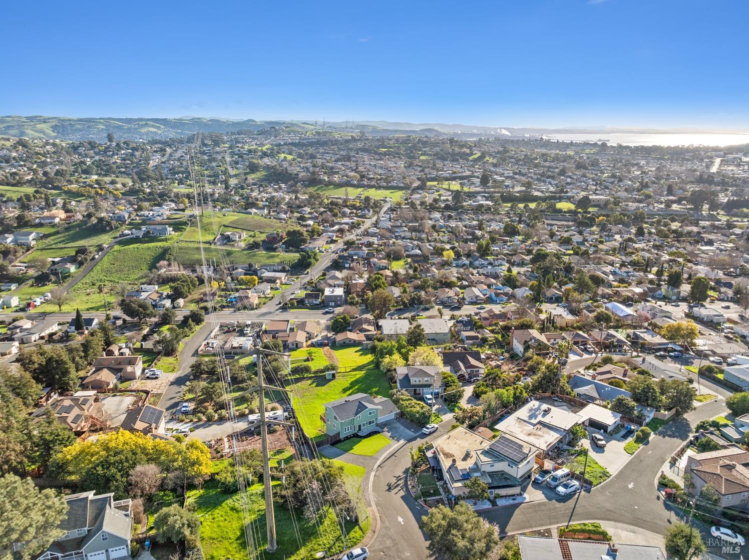 Detail Gallery Image 3 of 66 For 147 Acacia Way, Vallejo,  CA 94591 - 4 Beds | 2/1 Baths