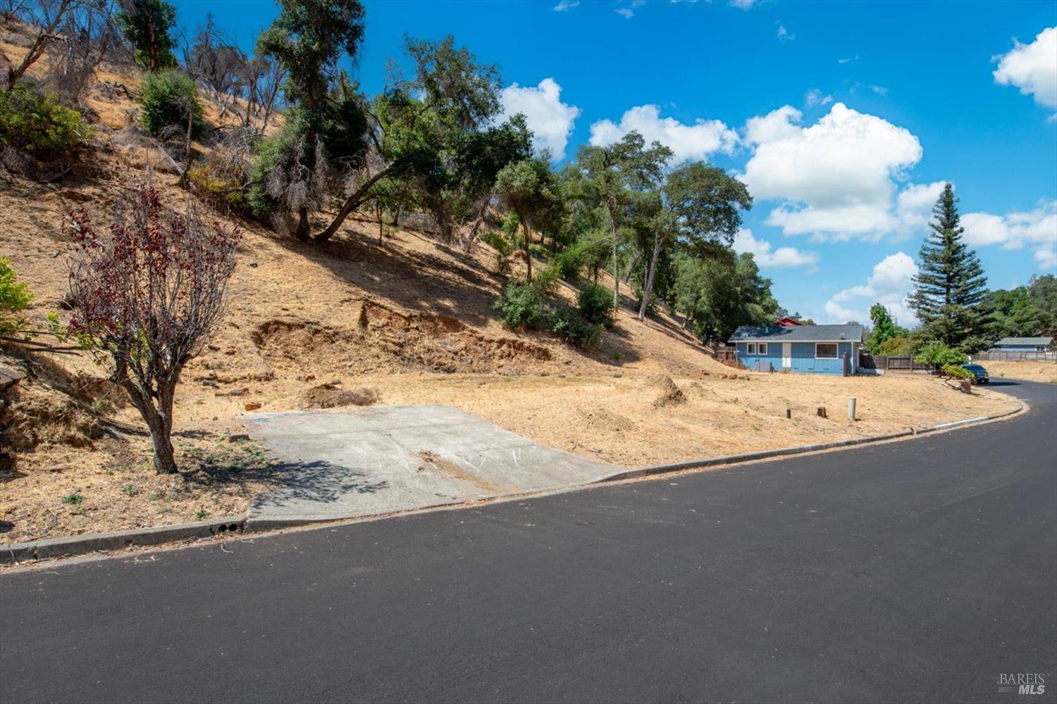 Detail Gallery Image 3 of 12 For 1045 Arroyo Grande Dr, Napa,  CA 94558 - – Beds | – Baths