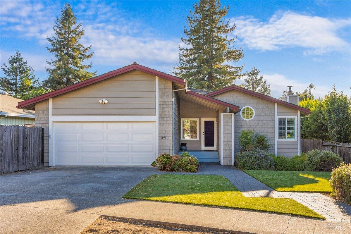 Detail Gallery Image 1 of 39 For 859 Green Way, Santa Rosa,  CA 95404 - 3 Beds | 2 Baths