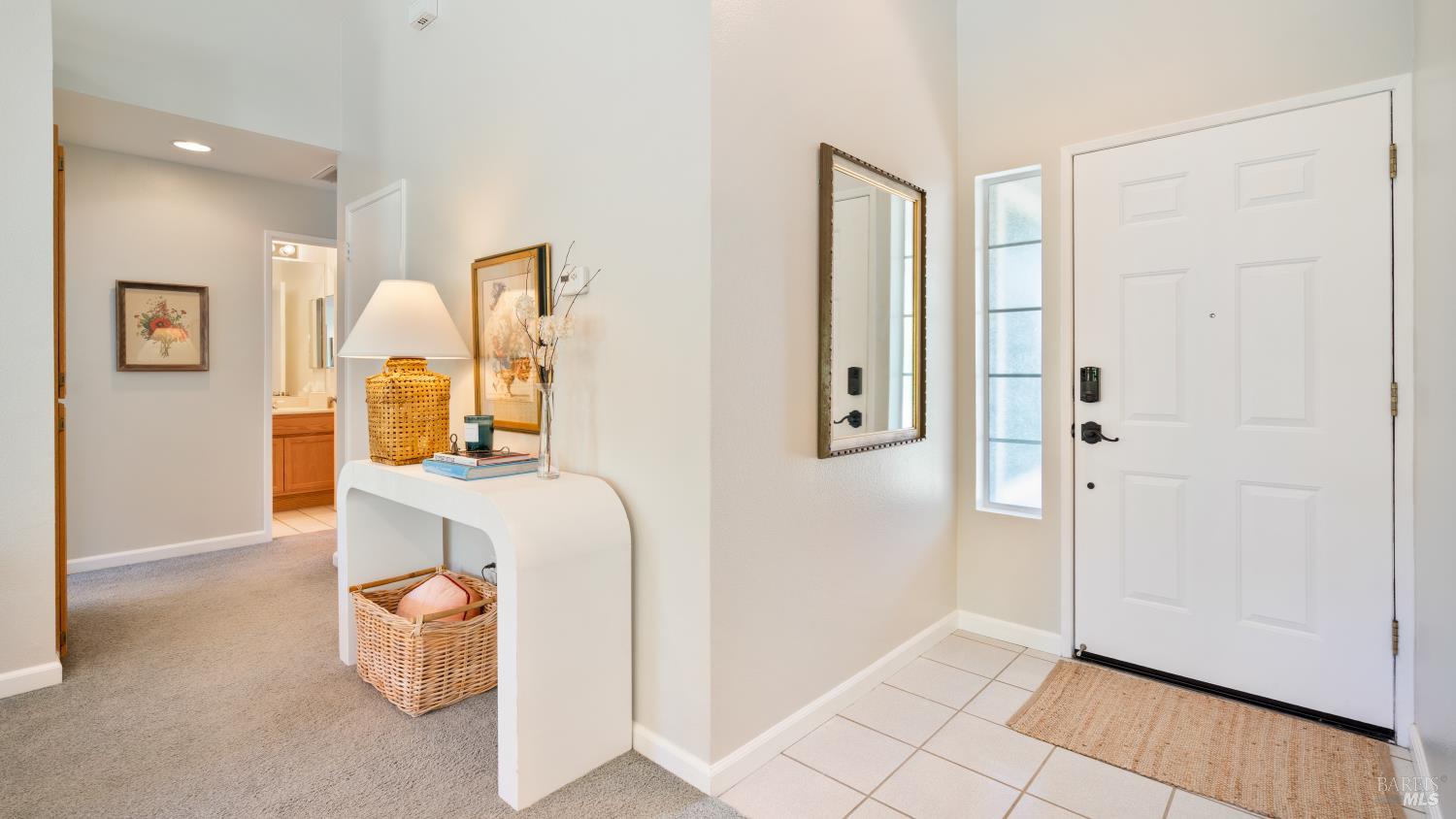 Detail Gallery Image 4 of 22 For 9474 Lazy Creek Dr, Windsor,  CA 95492 - 3 Beds | 2 Baths