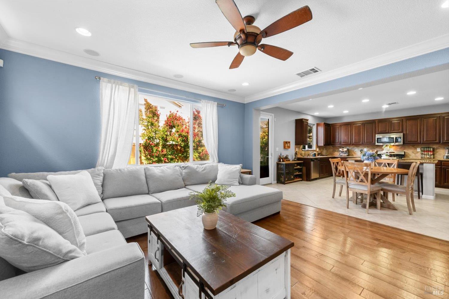 Detail Gallery Image 25 of 67 For 424 Cache Ct, Vacaville,  CA 95688 - 4 Beds | 3 Baths