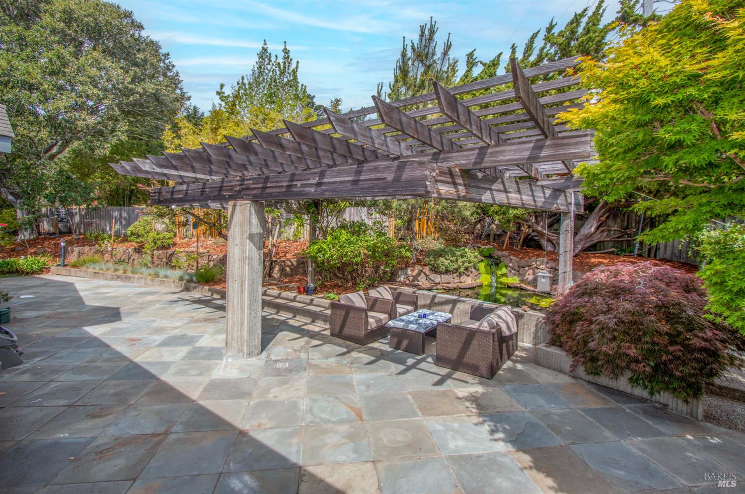 Detail Gallery Image 13 of 28 For 2 Vasco Dr, Mill Valley,  CA 94941 - 4 Beds | 3 Baths