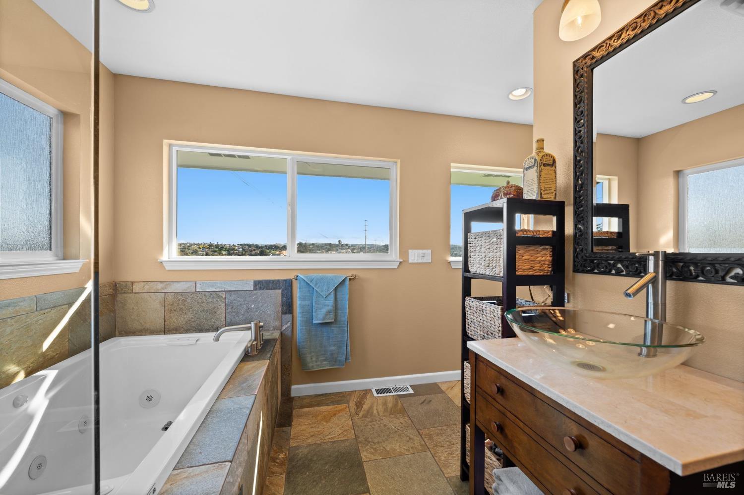 Detail Gallery Image 29 of 66 For 147 Acacia Way, Vallejo,  CA 94591 - 4 Beds | 2/1 Baths