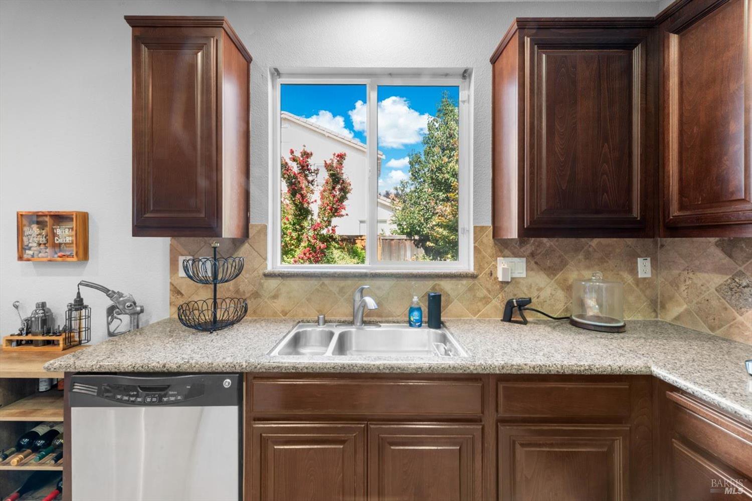 Detail Gallery Image 19 of 67 For 424 Cache Ct, Vacaville,  CA 95688 - 4 Beds | 3 Baths