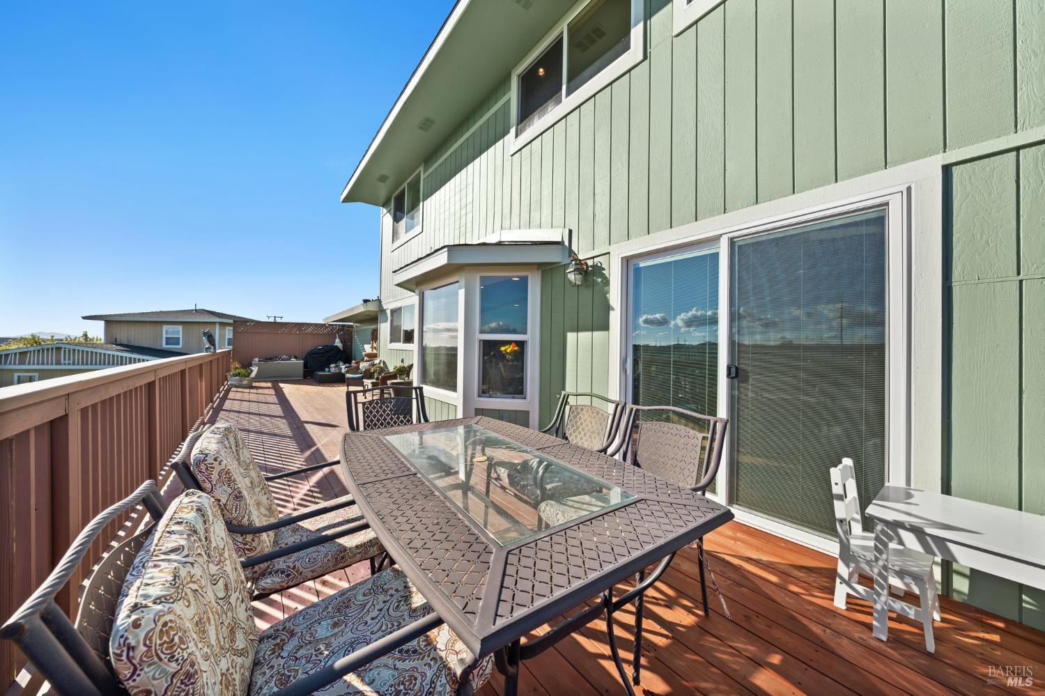 Detail Gallery Image 12 of 66 For 147 Acacia Way, Vallejo,  CA 94591 - 4 Beds | 2/1 Baths