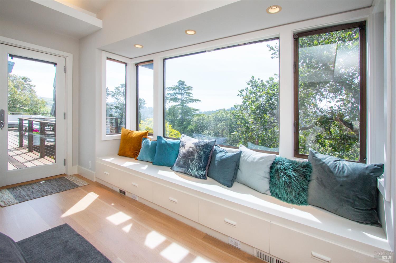 Detail Gallery Image 17 of 28 For 2 Vasco Dr, Mill Valley,  CA 94941 - 4 Beds | 3 Baths