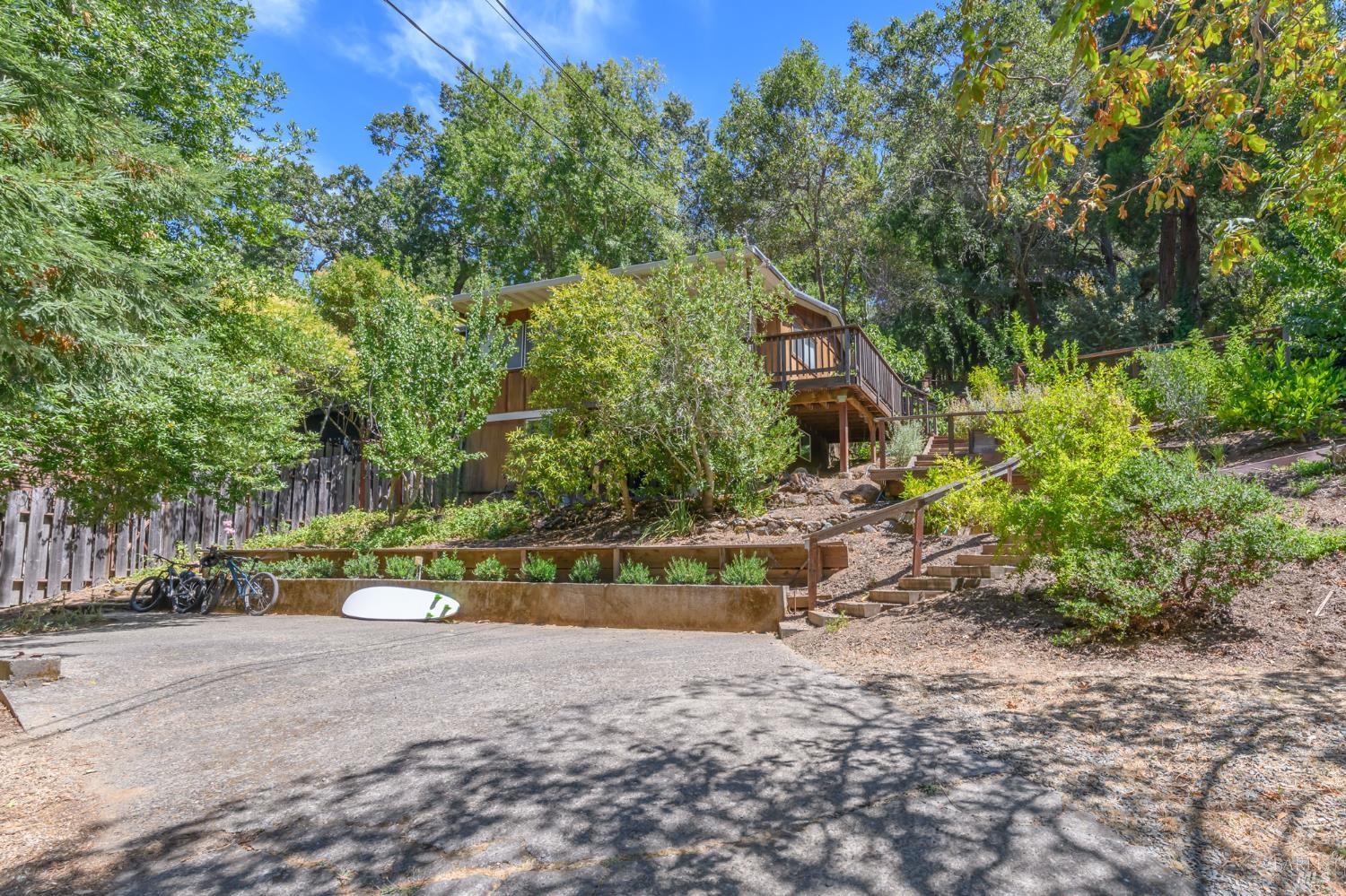 Detail Gallery Image 9 of 30 For 19 Allyn Ave, San Anselmo,  CA 94960 - 4 Beds | 3 Baths