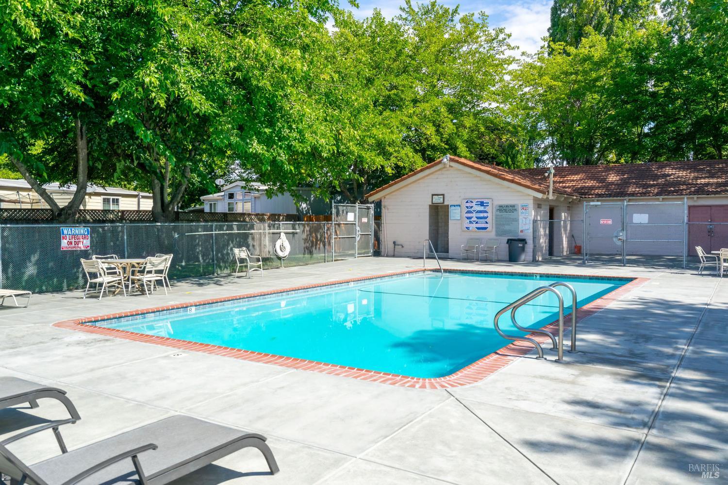 Detail Gallery Image 27 of 32 For 188 Rancho Verde Cir, Rohnert Park,  CA 94928 - 3 Beds | 2 Baths