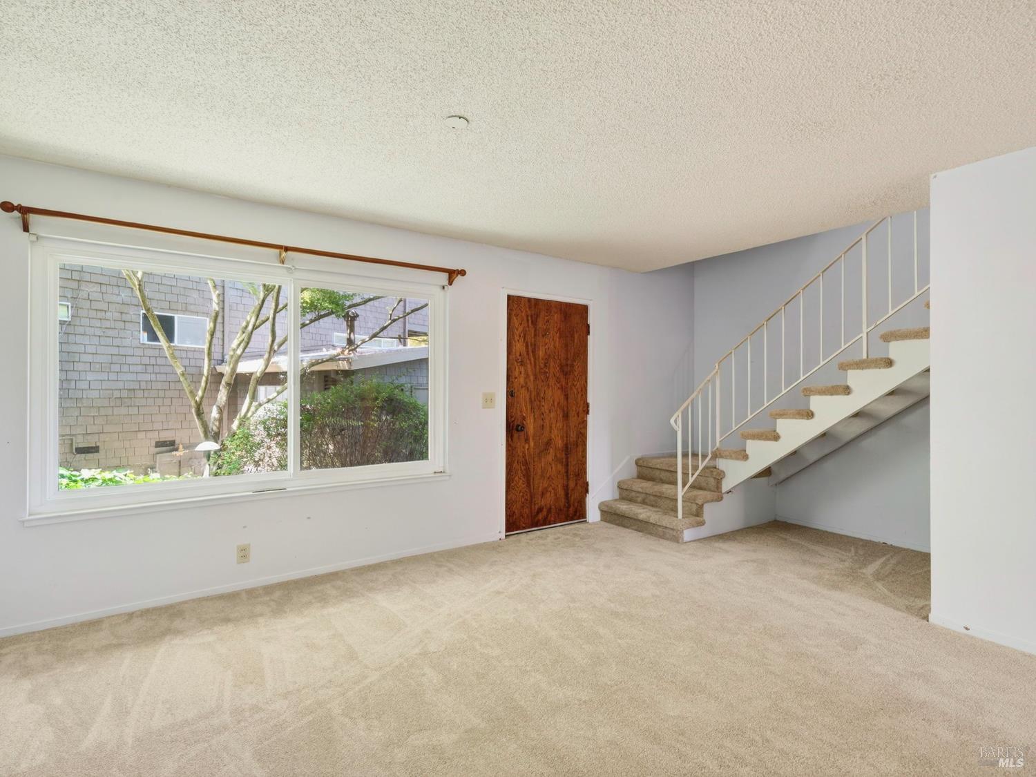 Detail Gallery Image 8 of 25 For 1411 Casa Buena Dr #14,  Corte Madera,  CA 94925 - 3 Beds | 1/1 Baths