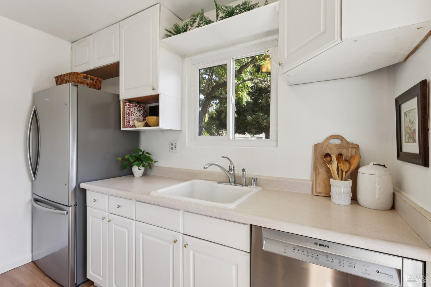 Detail Gallery Image 14 of 31 For 1068 Civic Center Dr, Rohnert Park,  CA 94928 - 2 Beds | 1/1 Baths