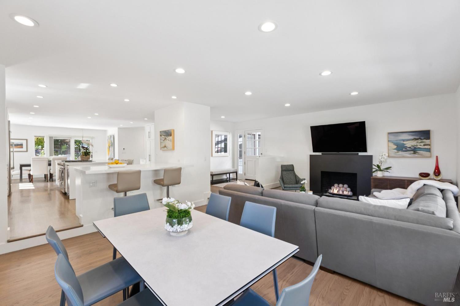Detail Gallery Image 15 of 55 For 357 Mountain View Ave, San Rafael,  CA 94901 - 4 Beds | 2 Baths