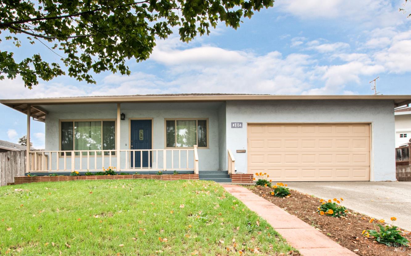 Detail Gallery Image 1 of 39 For 112 Fairfax Ct, Vallejo,  CA 94591 - 3 Beds | 2 Baths