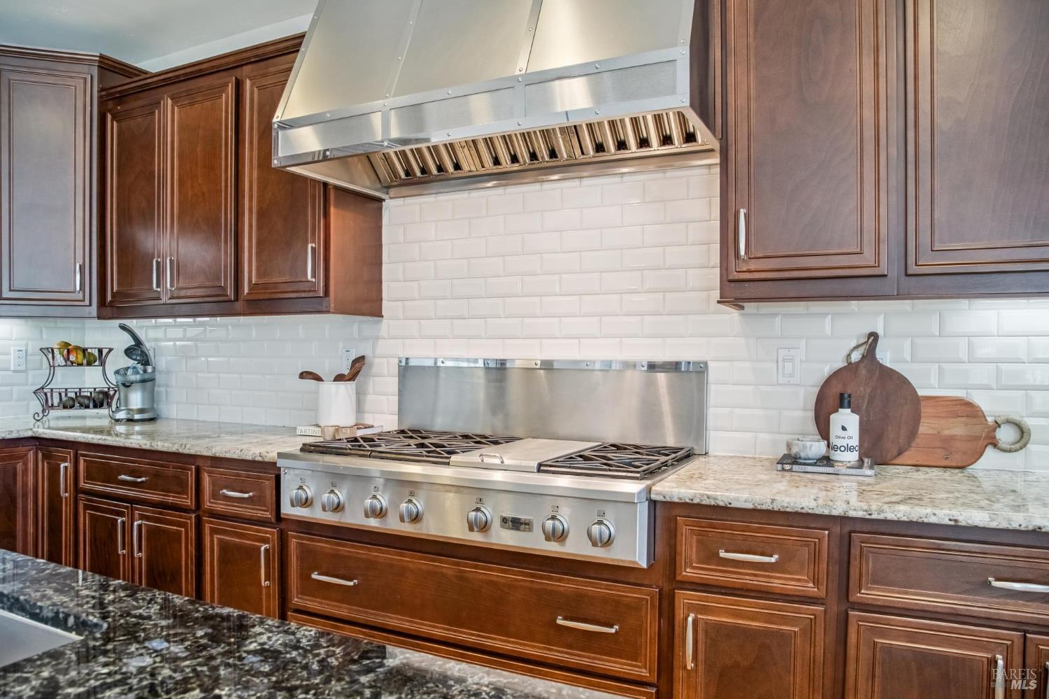Detail Gallery Image 23 of 85 For 5320 Boulder Ridge Ct, Fairfield,  CA 94534 - 6 Beds | 5 Baths