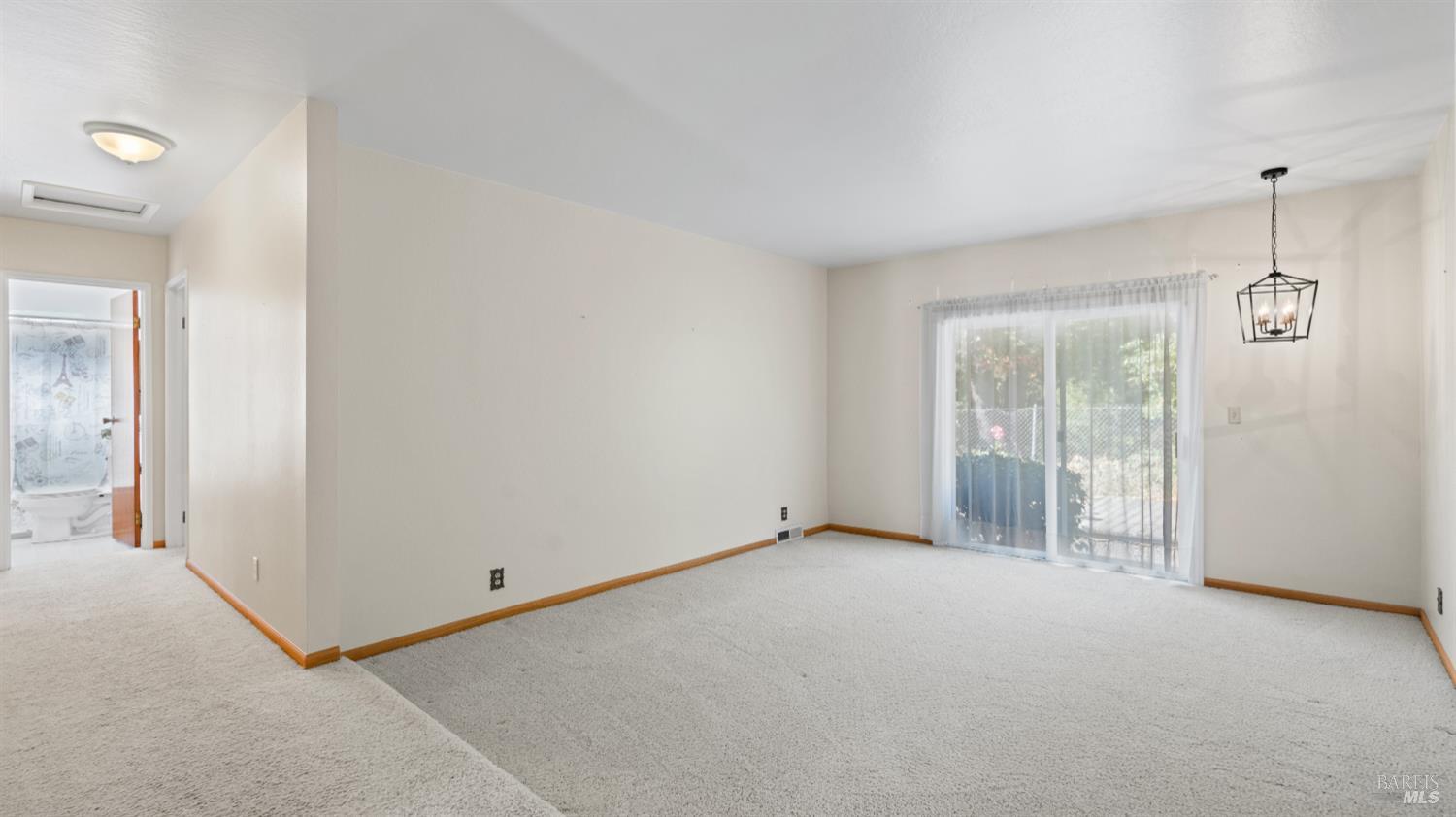 Detail Gallery Image 7 of 78 For 14 St. Paul Cir, Novato,  CA 94947 - 4 Beds | 2 Baths